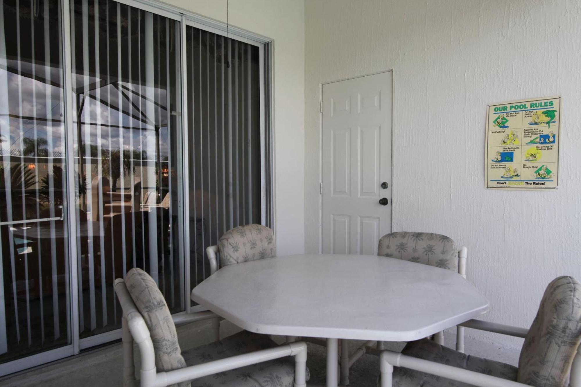 Windsor Palm 3 Miles To 4 Bedrooms Villa *