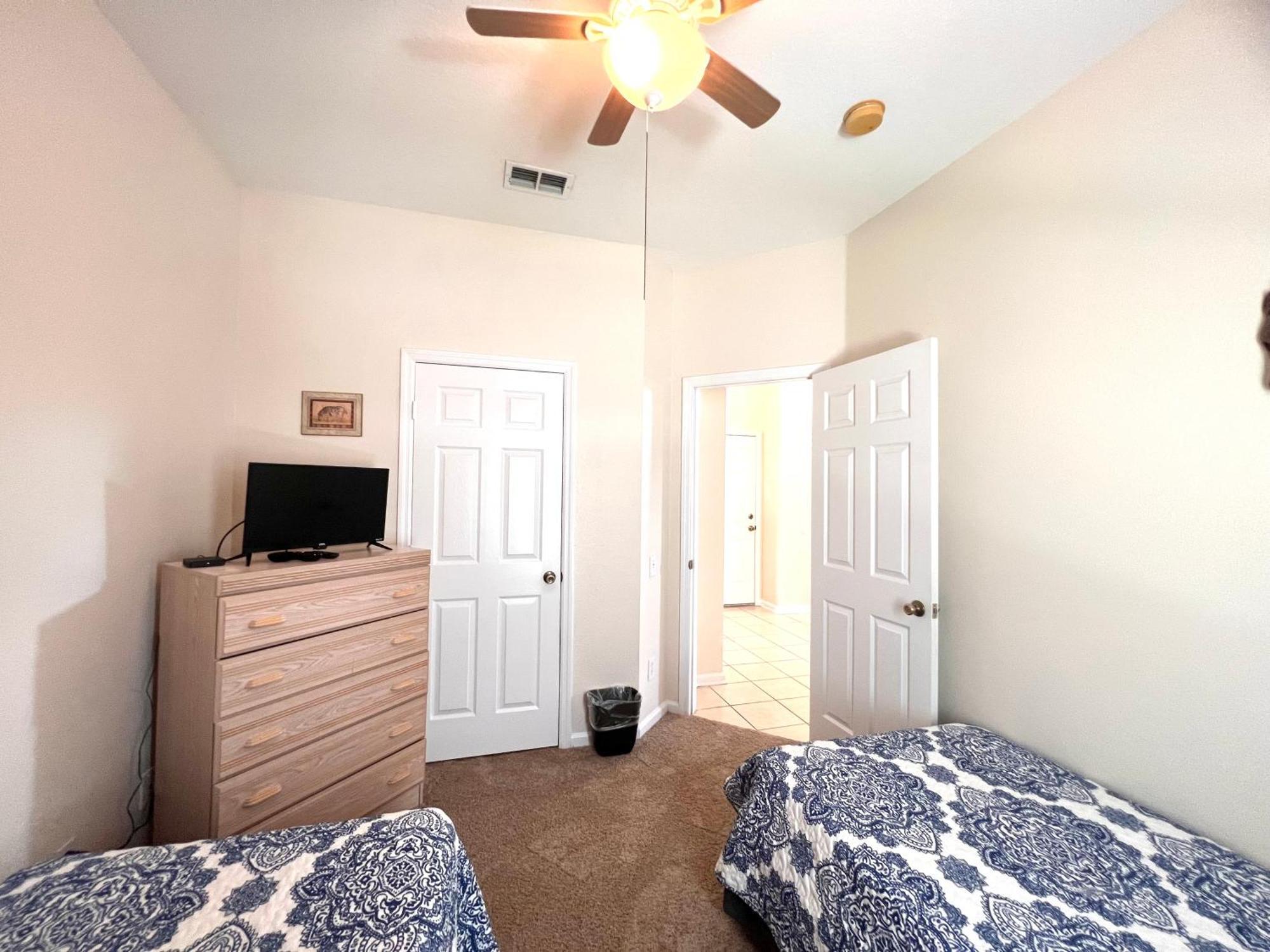 Windsor Palm 3 Miles To 4 Bedrooms * Kissimmee