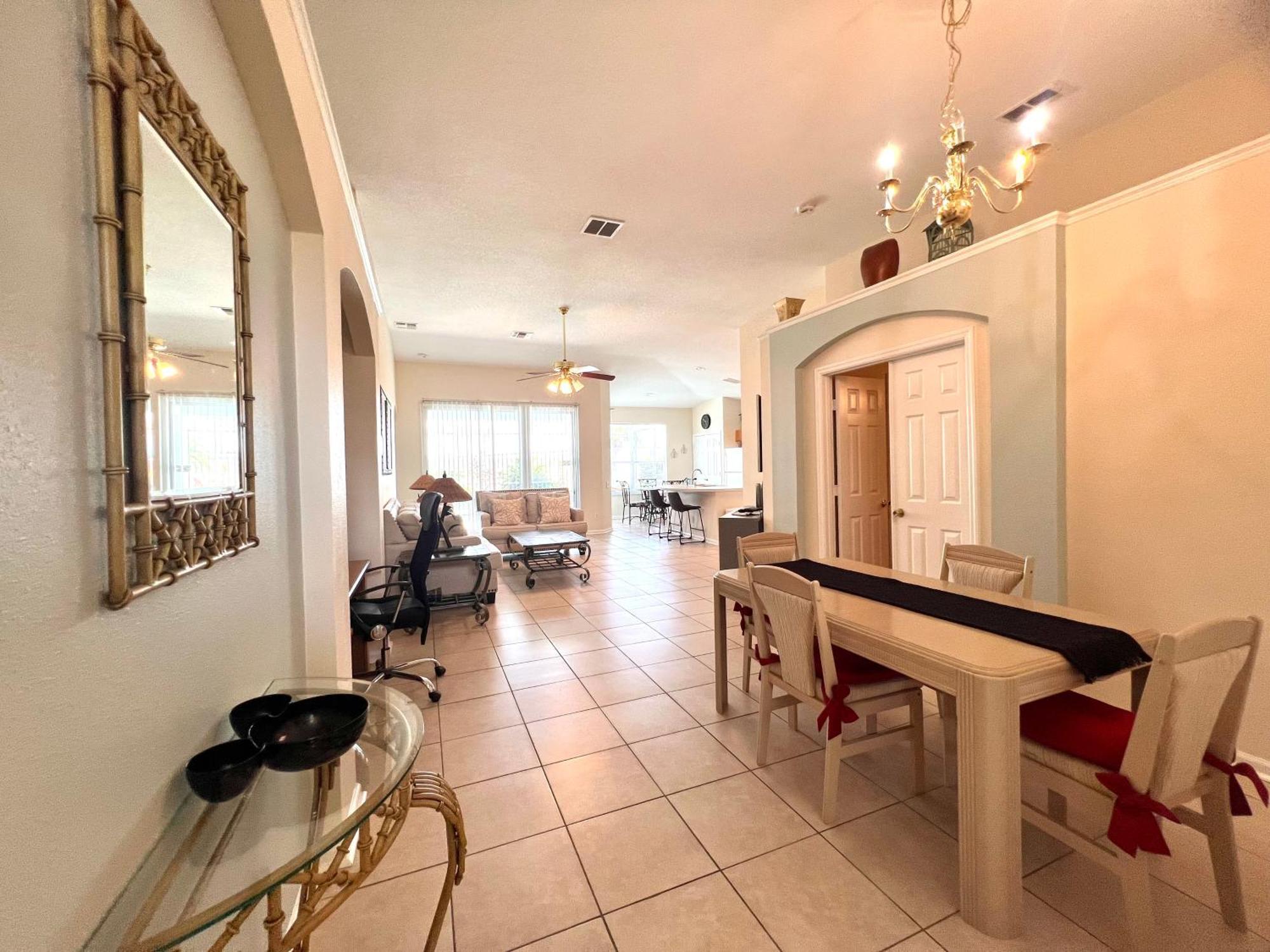 Windsor Palm 3 Miles To 4 Bedrooms