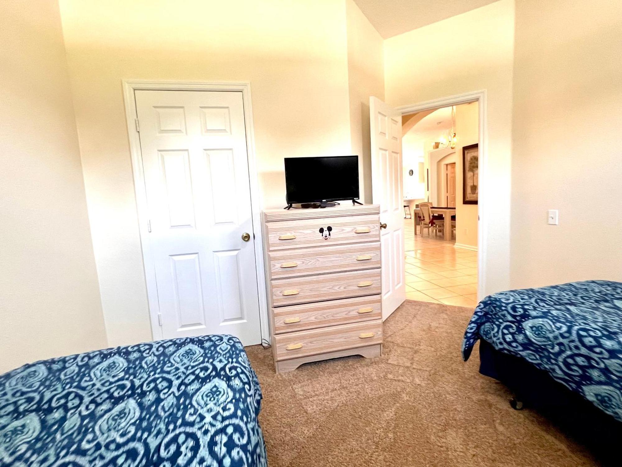 Windsor Palm 3 Miles To 4 Bedrooms
