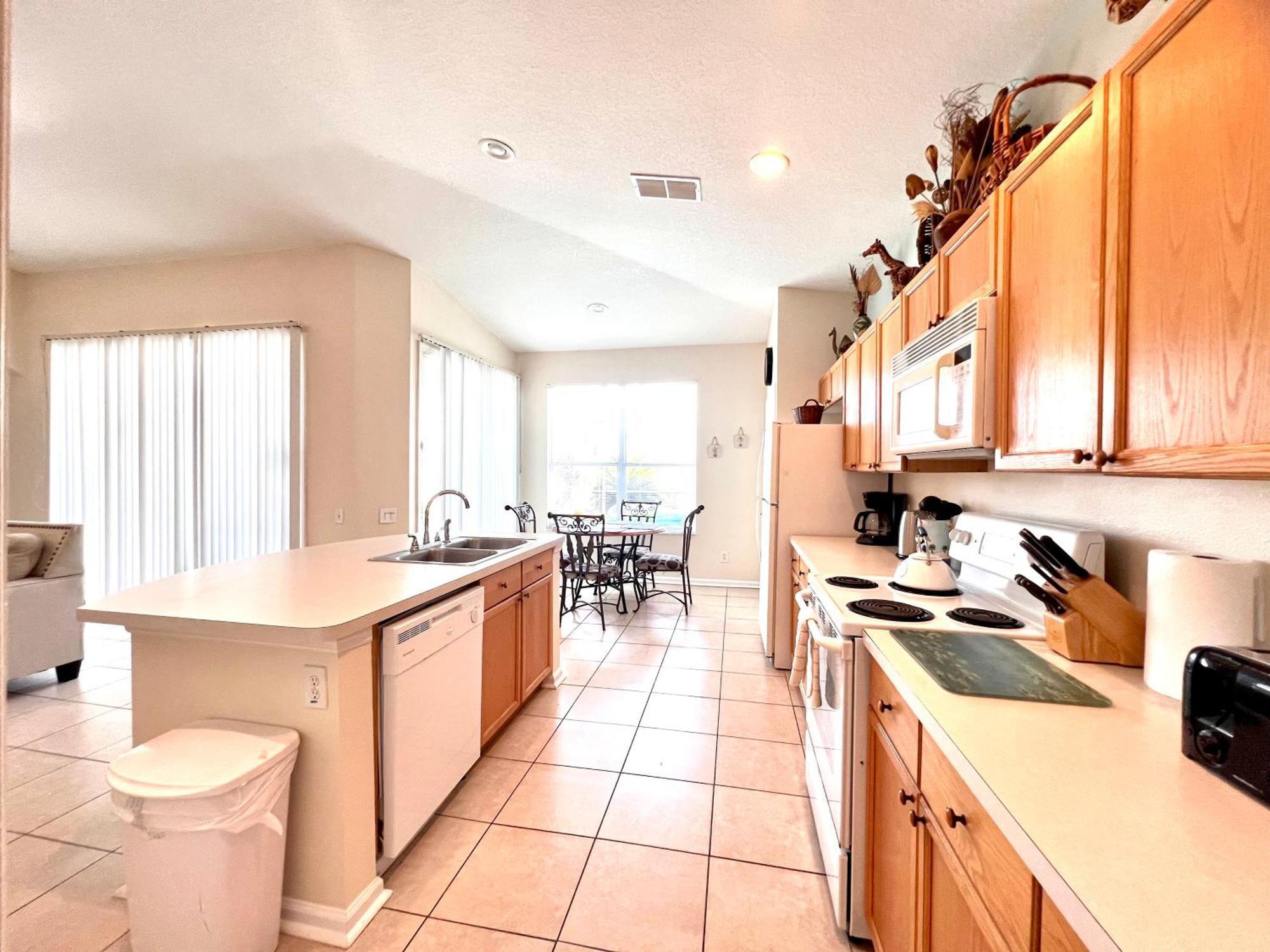 Villa Windsor Palm 3 Miles To 4 Bedrooms *