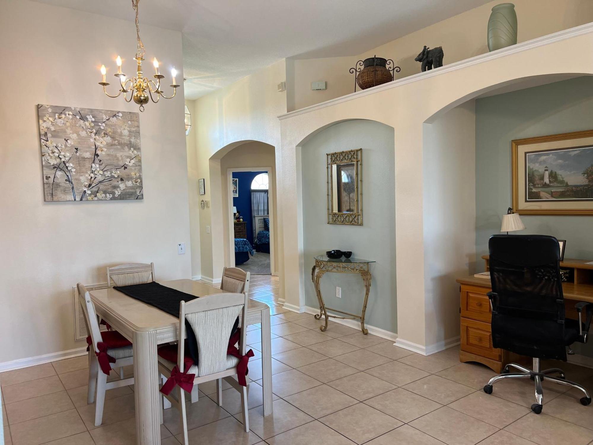 Windsor Palm 3 Miles To 4 Bedrooms *